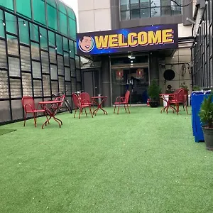 Hotel Amiga, Seul